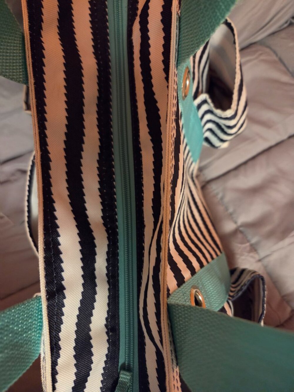 Thirty One Utility Tote. - Picture 8 of 9